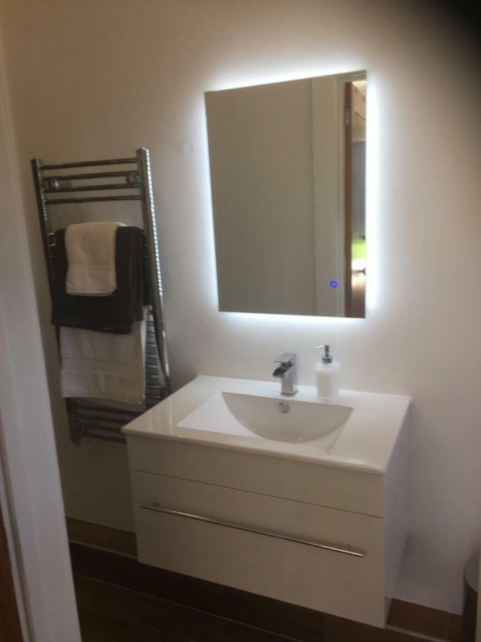 Willow Court Farm Studio South & Petting Farm, 8 Mins From Legoland & Windsor, 15 Mins From Lapland Uk מראה חיצוני תמונה