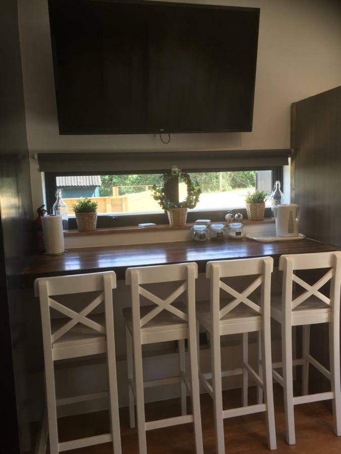 Willow Court Farm Studio South & Petting Farm, 8 Mins From Legoland & Windsor, 15 Mins From Lapland Uk מראה חיצוני תמונה