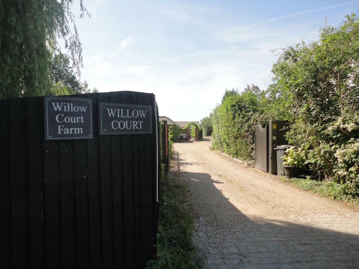 Willow Court Farm Studio South & Petting Farm, 8 Mins From Legoland & Windsor, 15 Mins From Lapland Uk מראה חיצוני תמונה